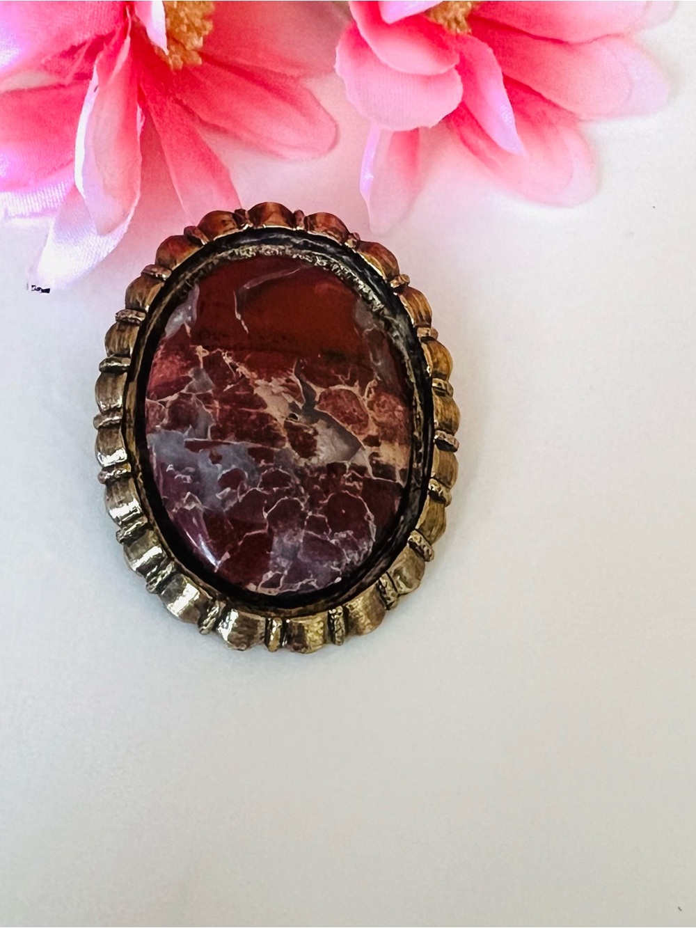Vintage-Maroon Stone Oval Brooch with Antiqued Gold Frame